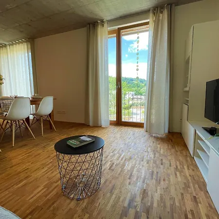 Gruener Ausblick דירה *